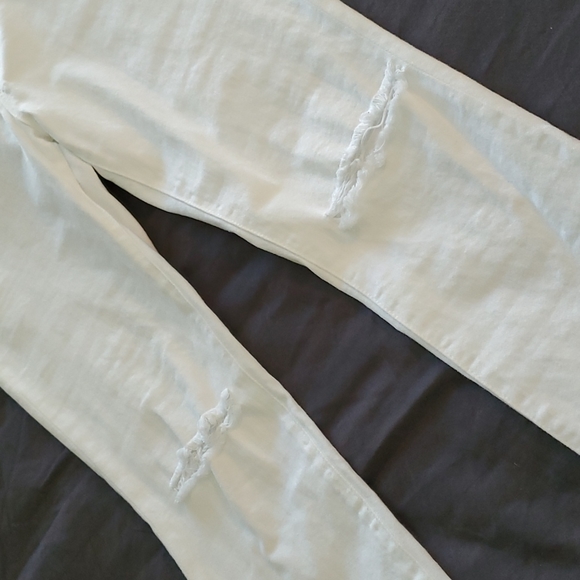 Ladies Nanette Lepore White skinny jeans, size 6 - Picture 3 of 10